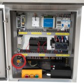 Box de contrôle pour borne escamotable
